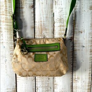 Coach Poppy Daisy Signature Swingpack Green Khaki Heart Crossbody Bag Pu…